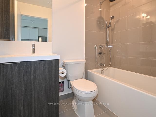 225 Sumach Street Unit 710 photo 4