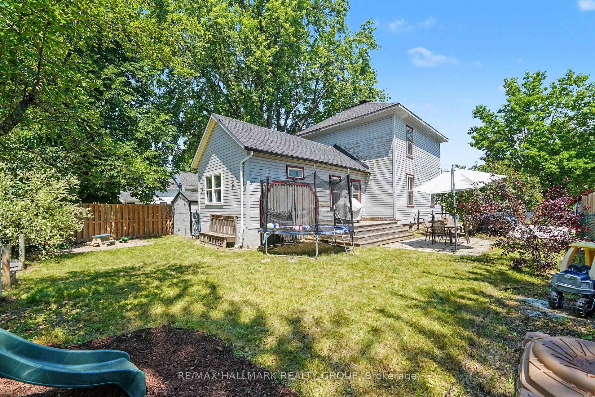 98 Drummond Street photo 38