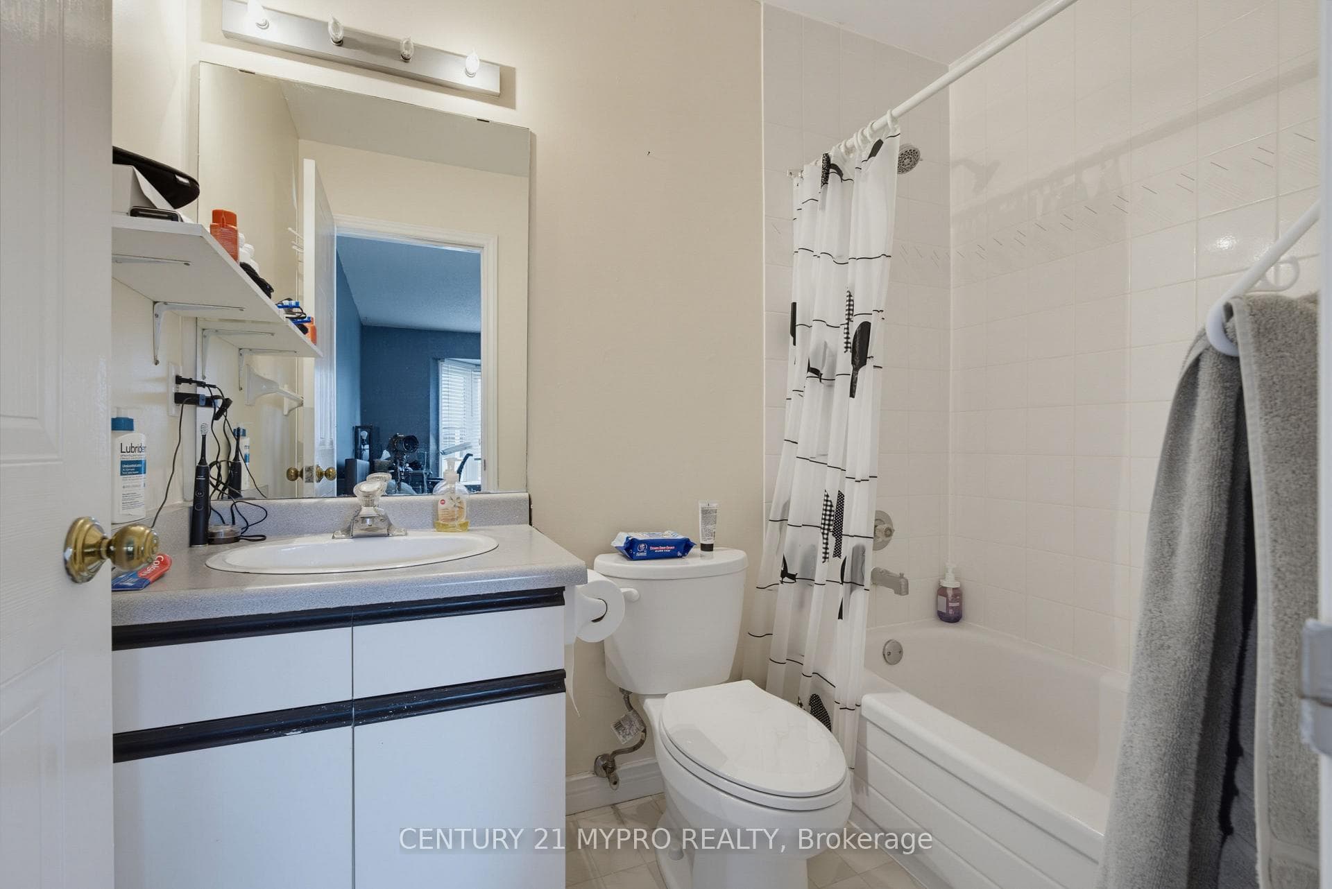 1548 Richmond Street Unit 7 photo 23
