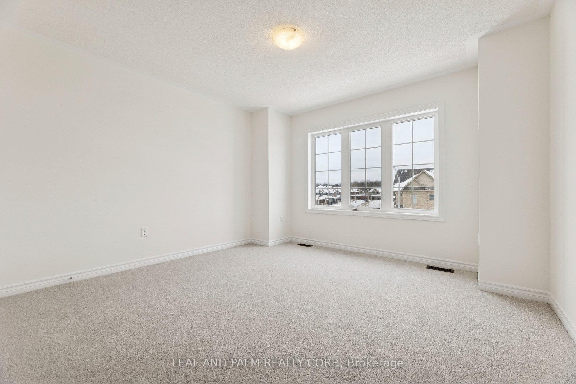 279 Northglen Boulevard photo 39