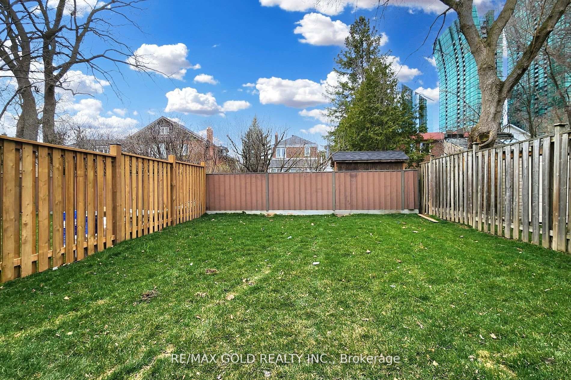 42A Florence Avenue photo 33