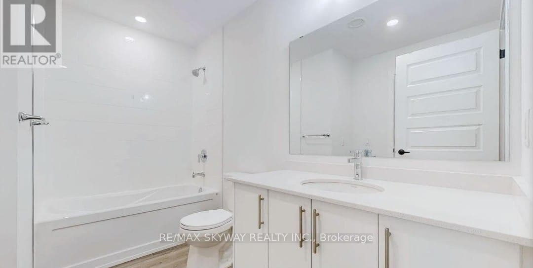 1000 Lackner Place Unit 406 photo 4
