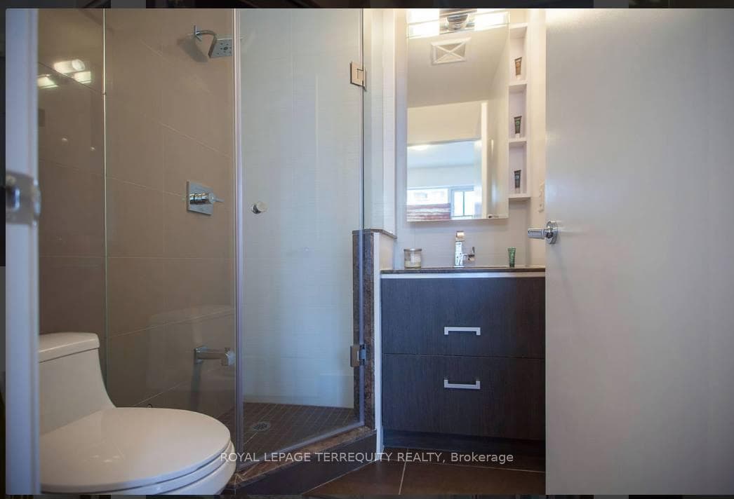 1830 Bloor Street Unit 437 photo 16