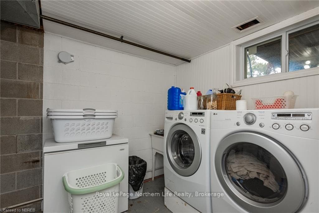 312 MOUNTAINVIEW Drive photo 34