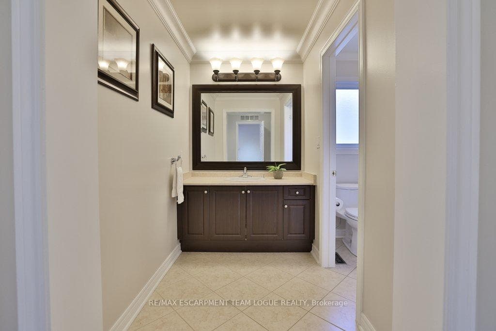 2253 Colonel William Parkway photo 28