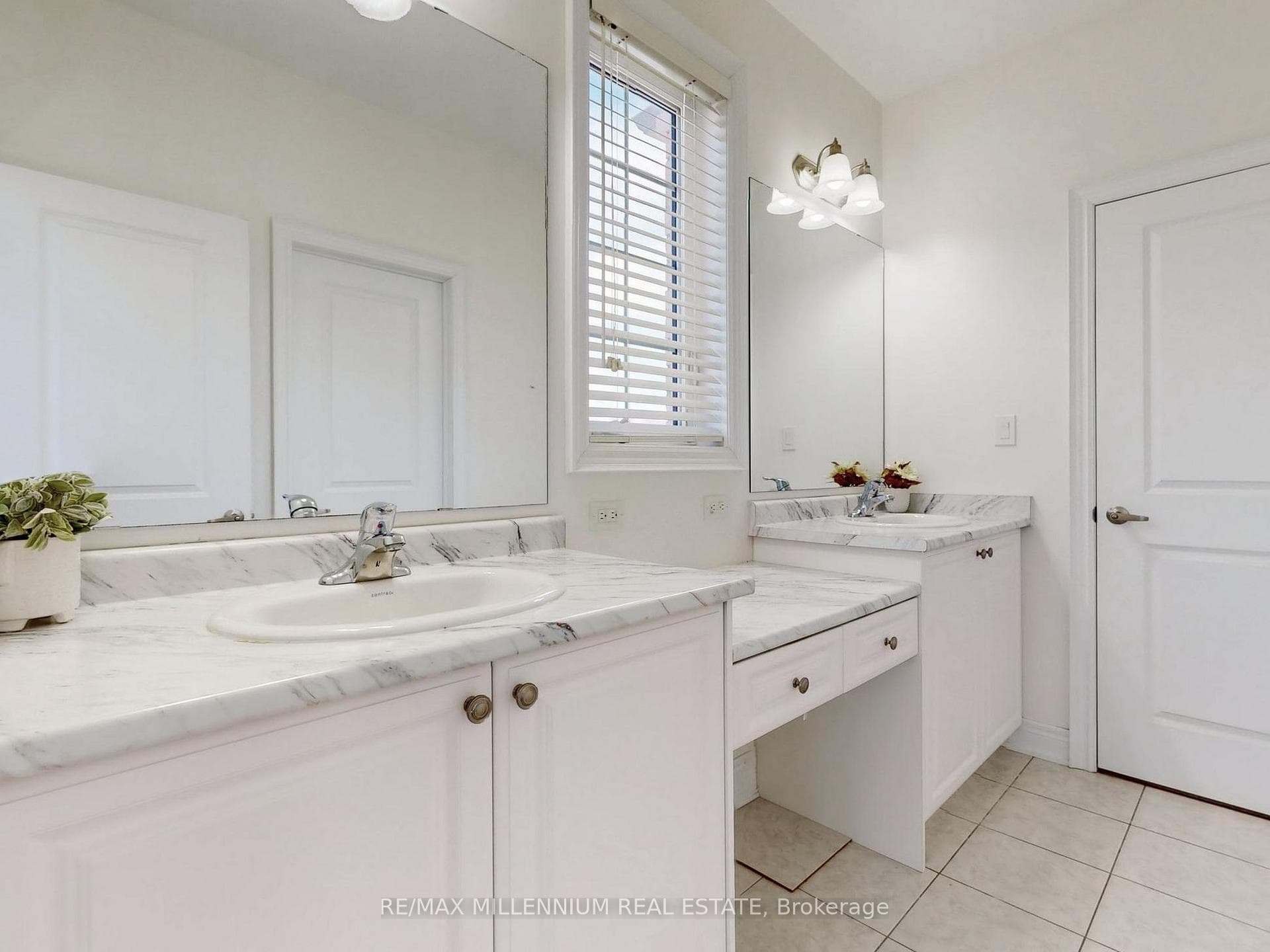 166 Beaconsfield Drive photo 38