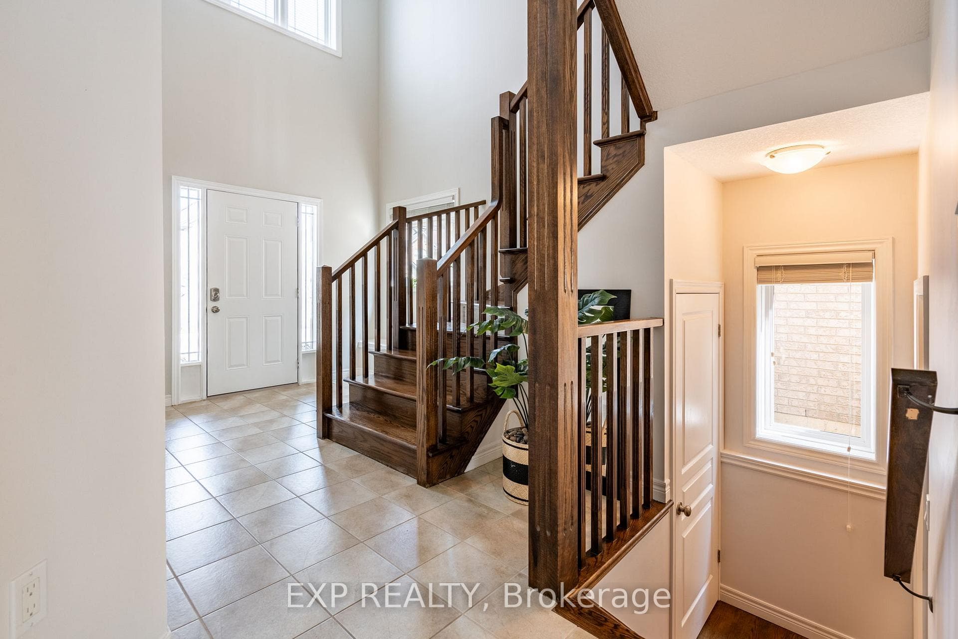 62 Boulder Crescent photo 11