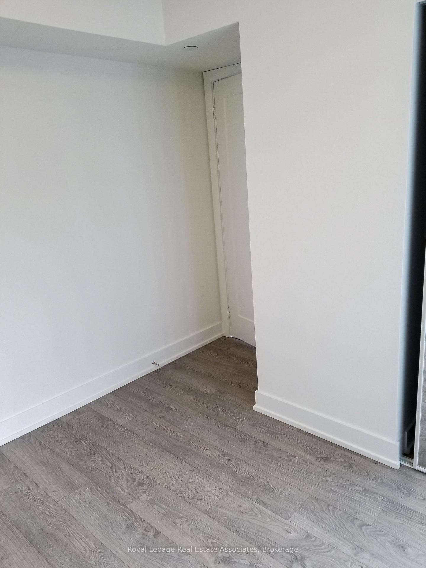 7 Mabelle Avenue Unit 2310 photo 8