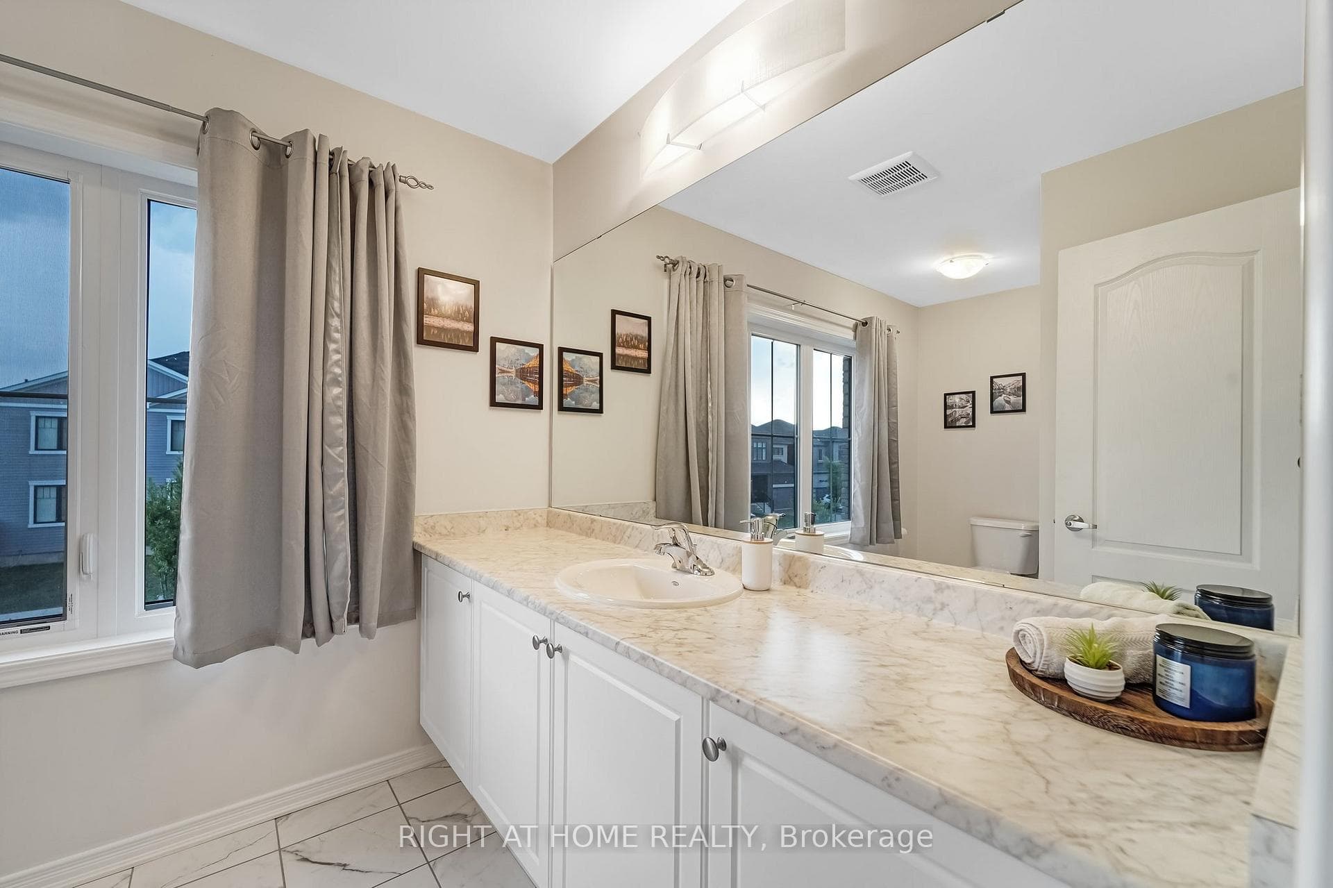 45 Oaktree Drive photo 22