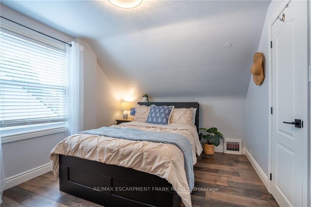 105 East 13th Street photo 20