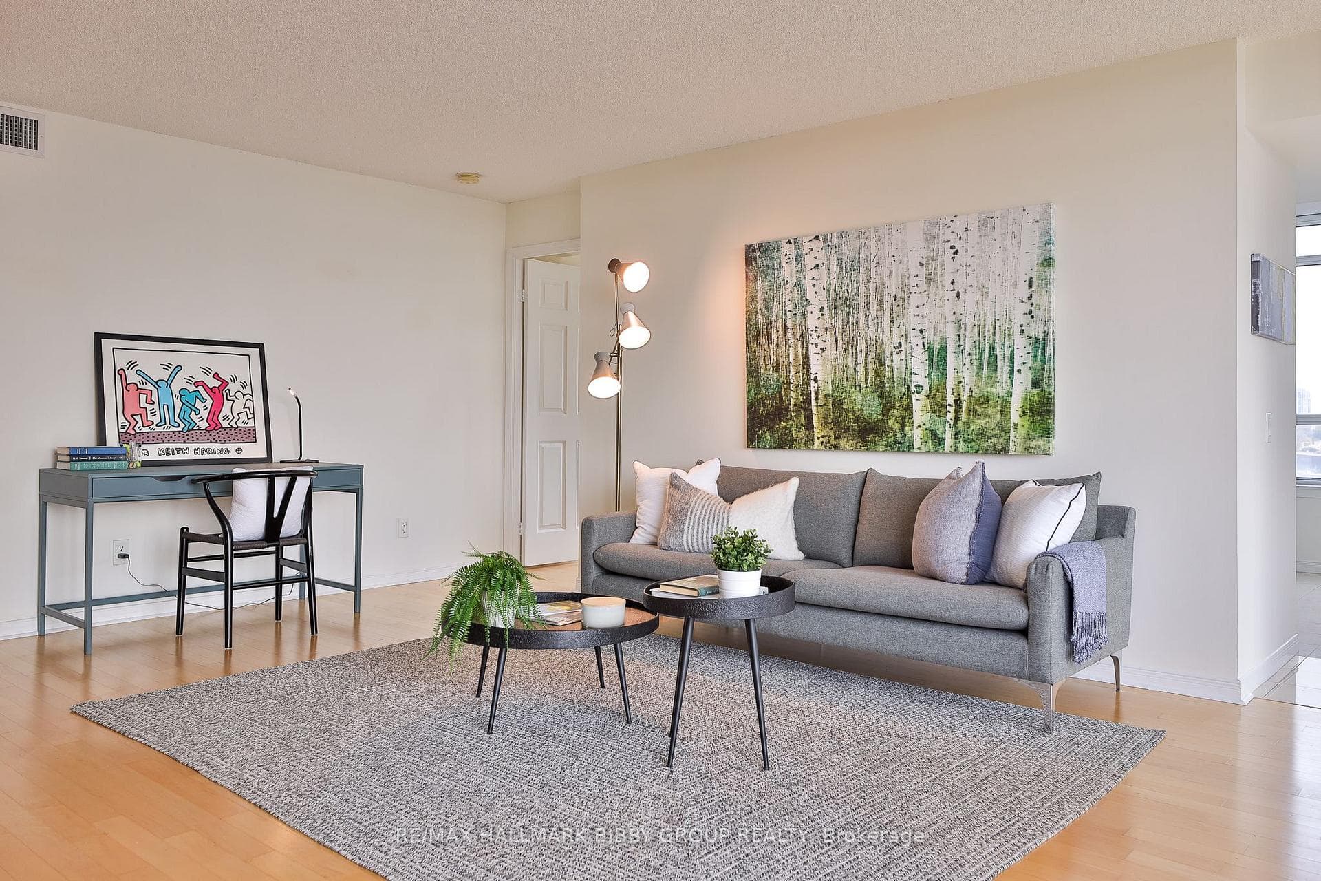 28 Harrison Garden Boulevard Unit 1002 photo 6