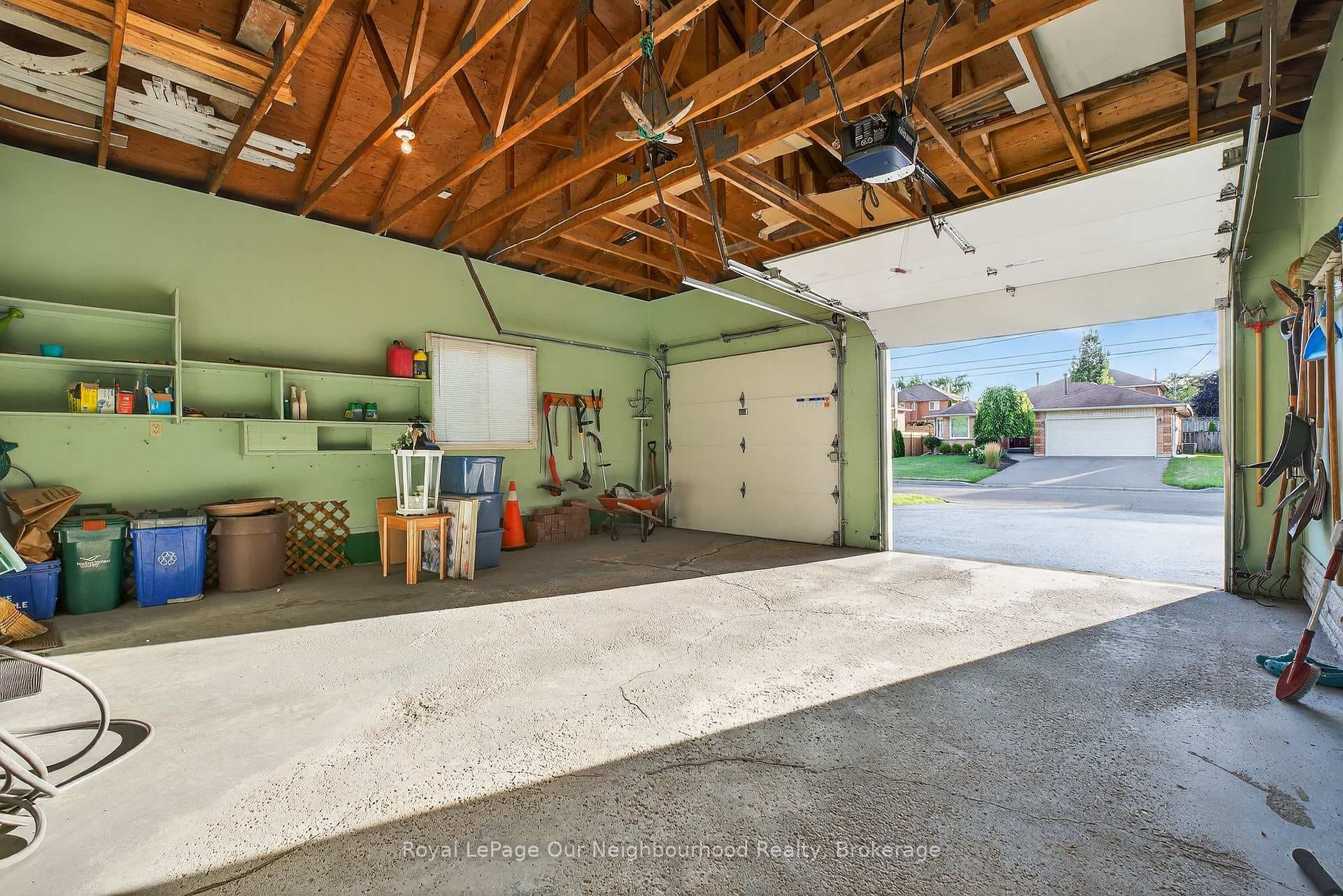 1060 Glenhare Street photo 36
