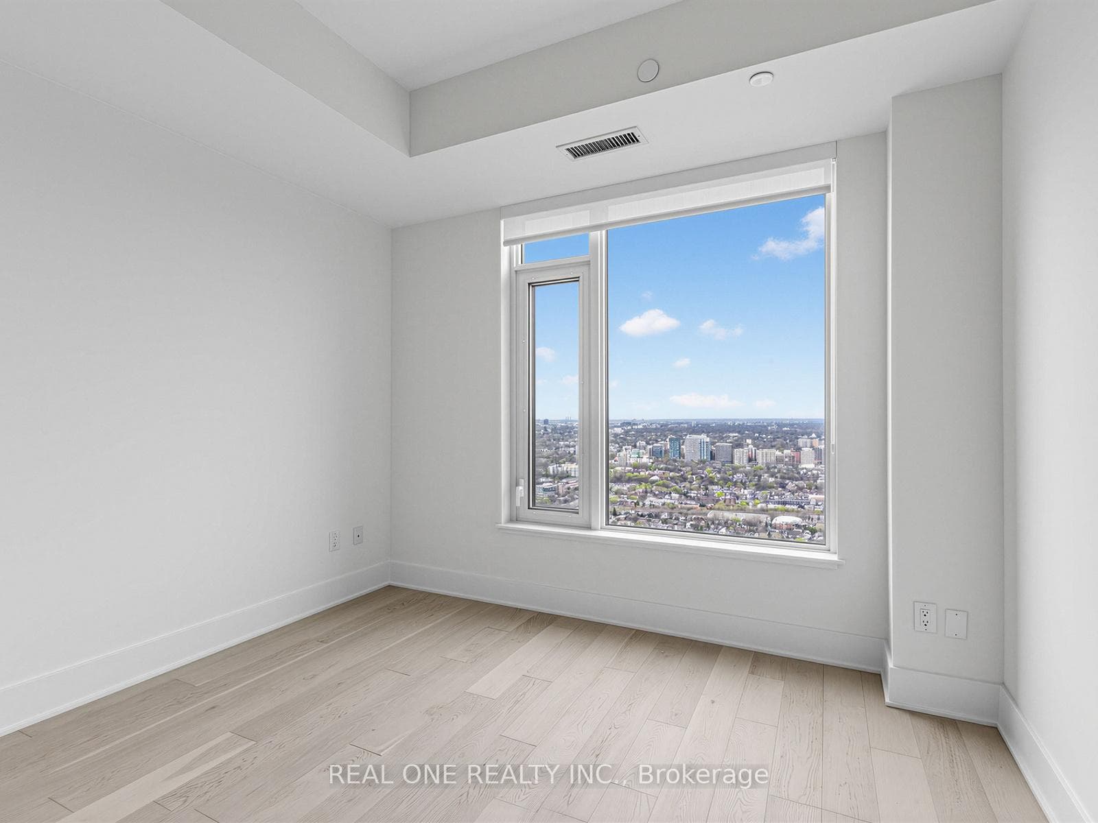 11 Yorkville Avenue Unit 5703 photo 15