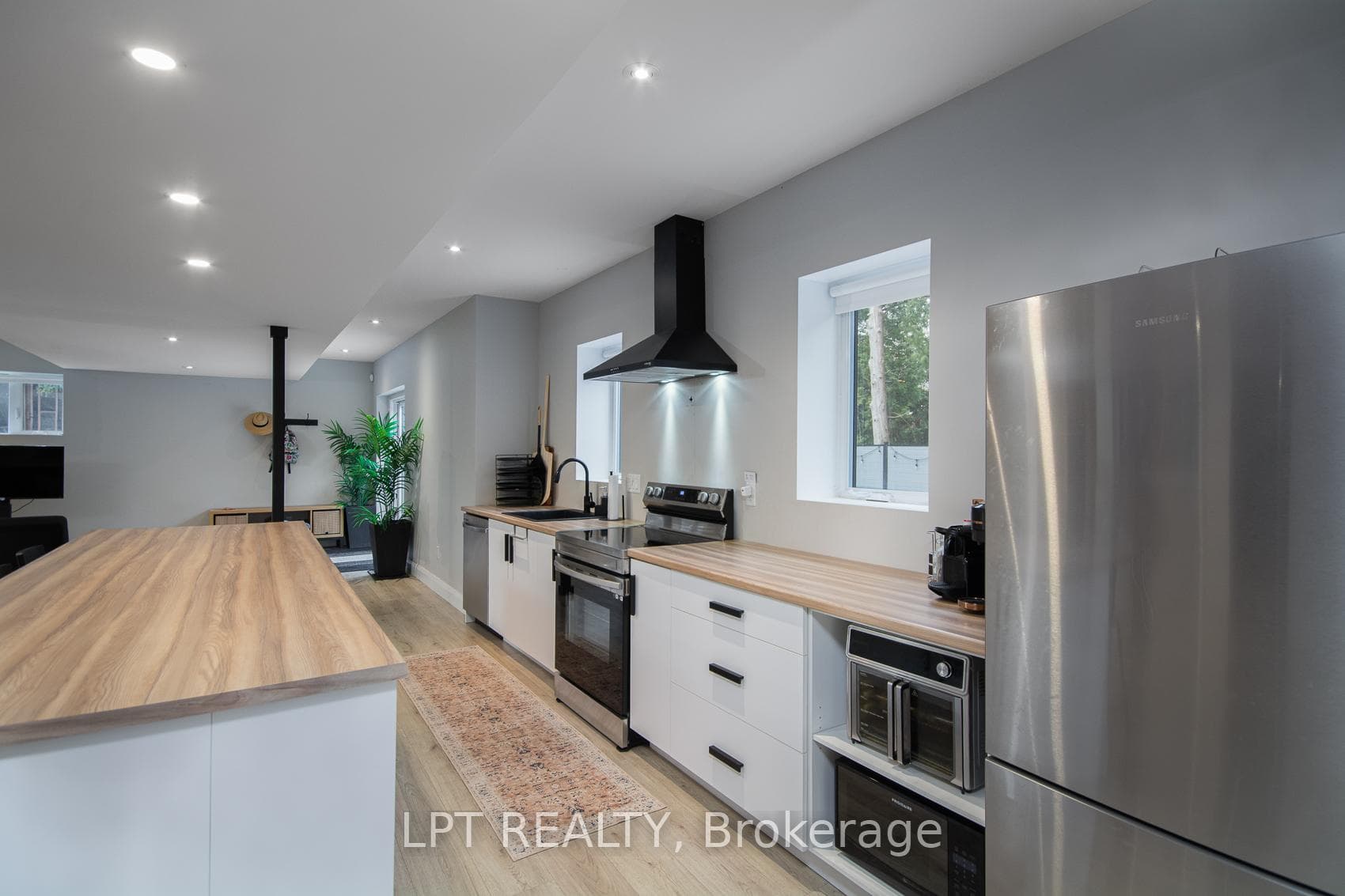 847 Walkley Road photo 43