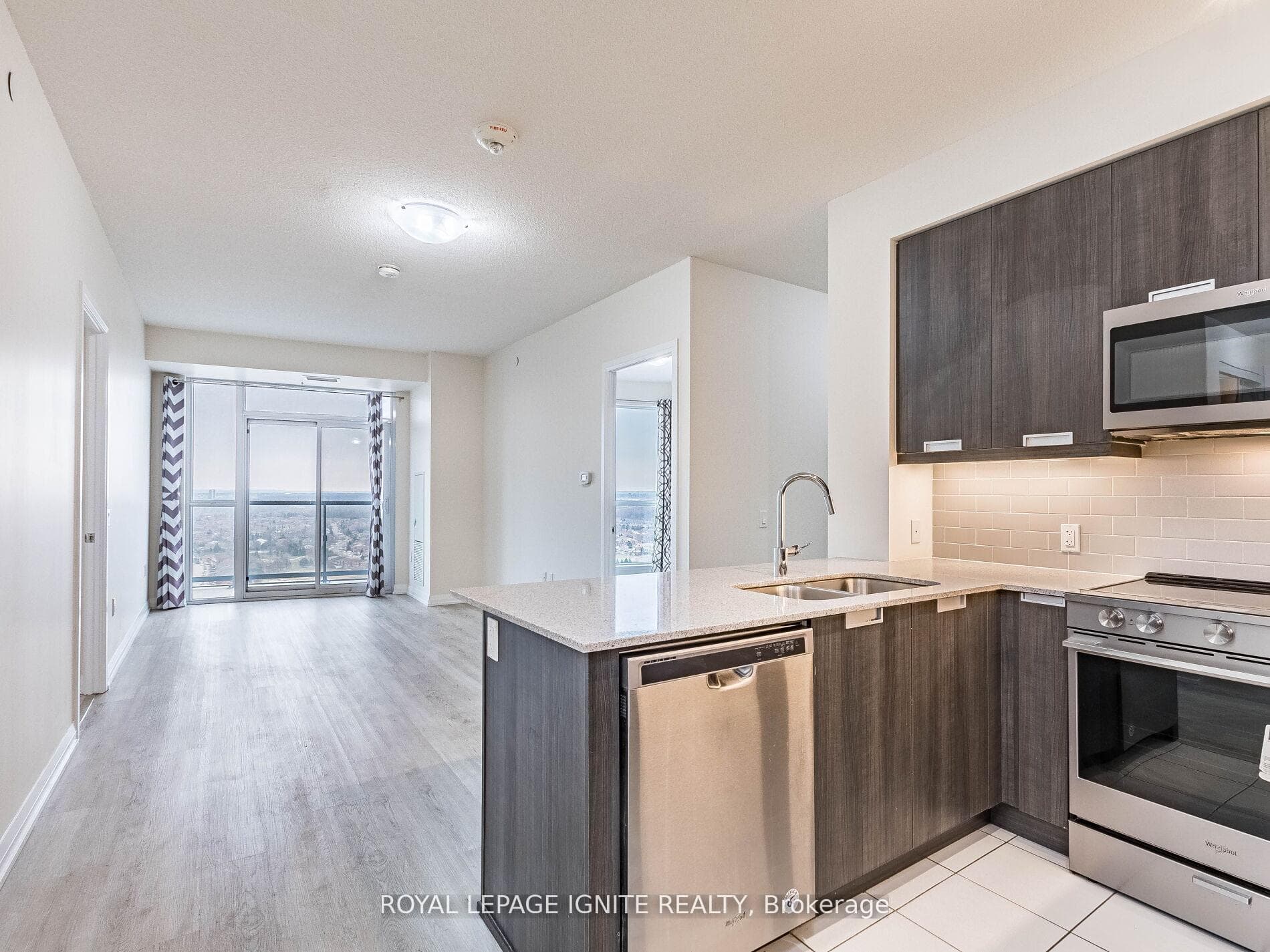 35 Watergarden Drive Unit 2516 photo 9