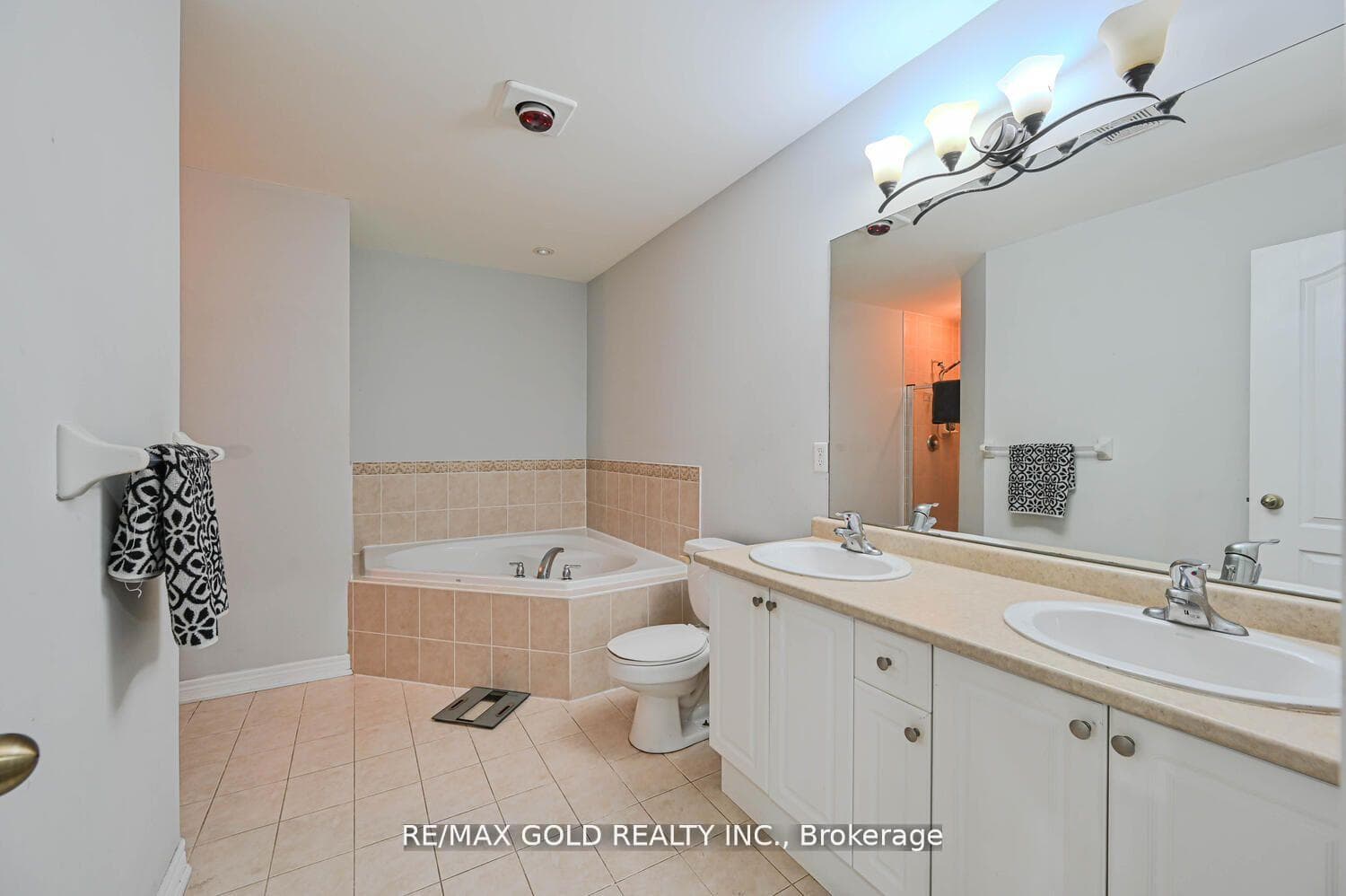 7 Yellow Avens Boulevard photo 31