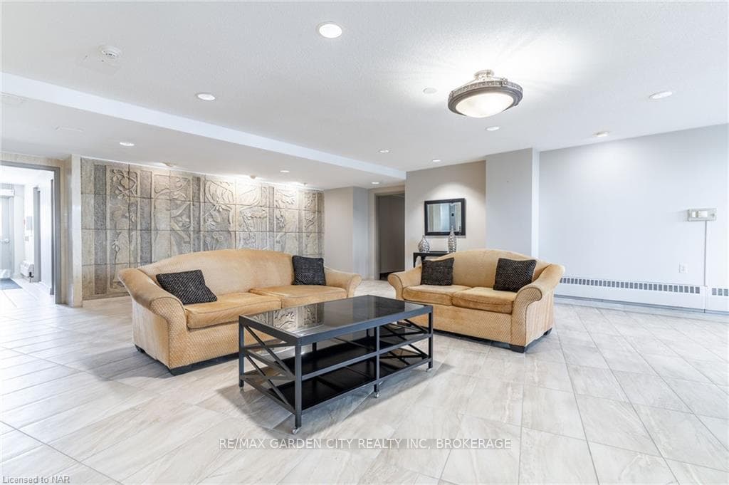 35 TOWERING HEIGHTS Boulevard Unit 508 photo 5