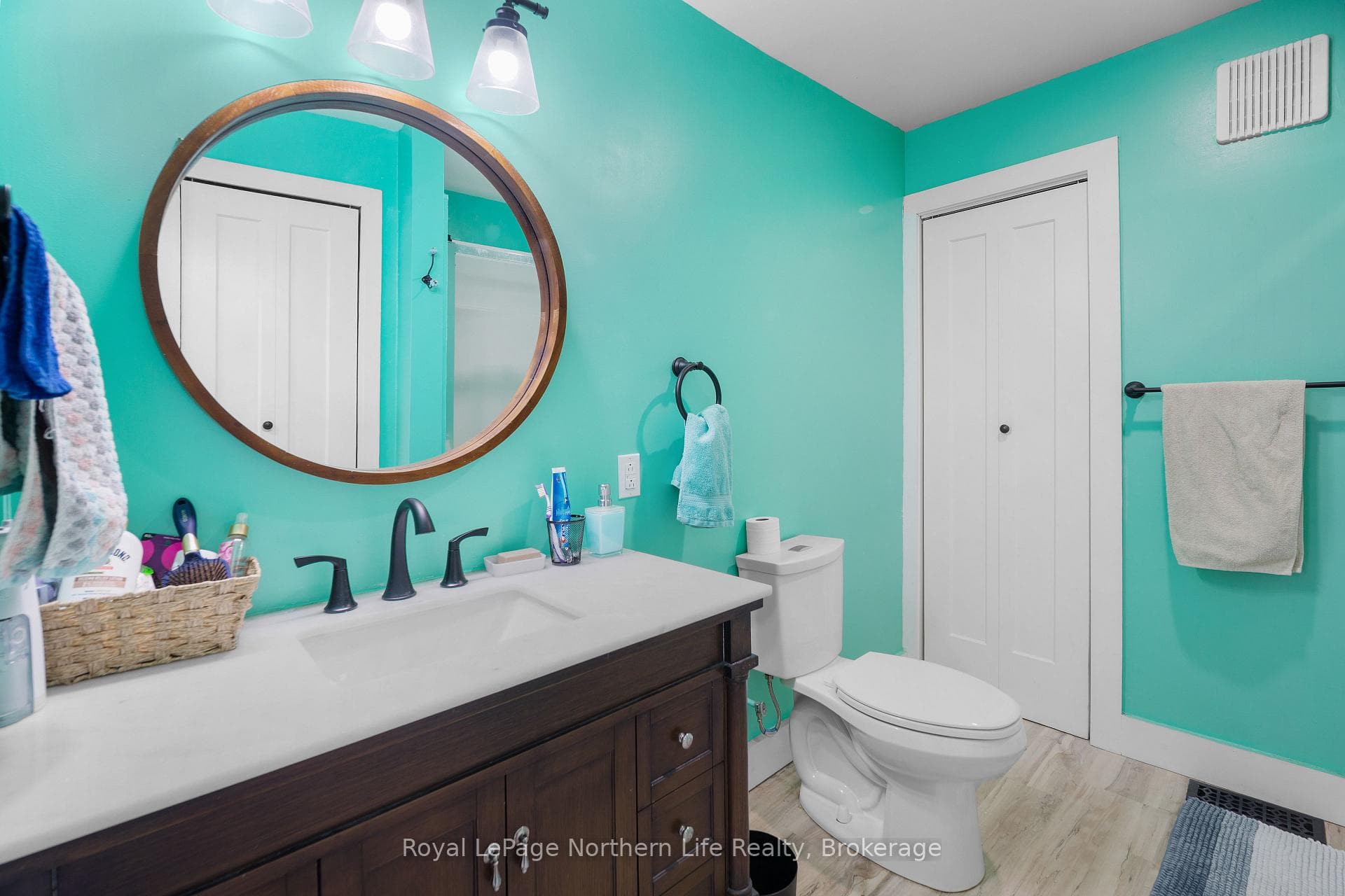 455 Angus Street photo 13