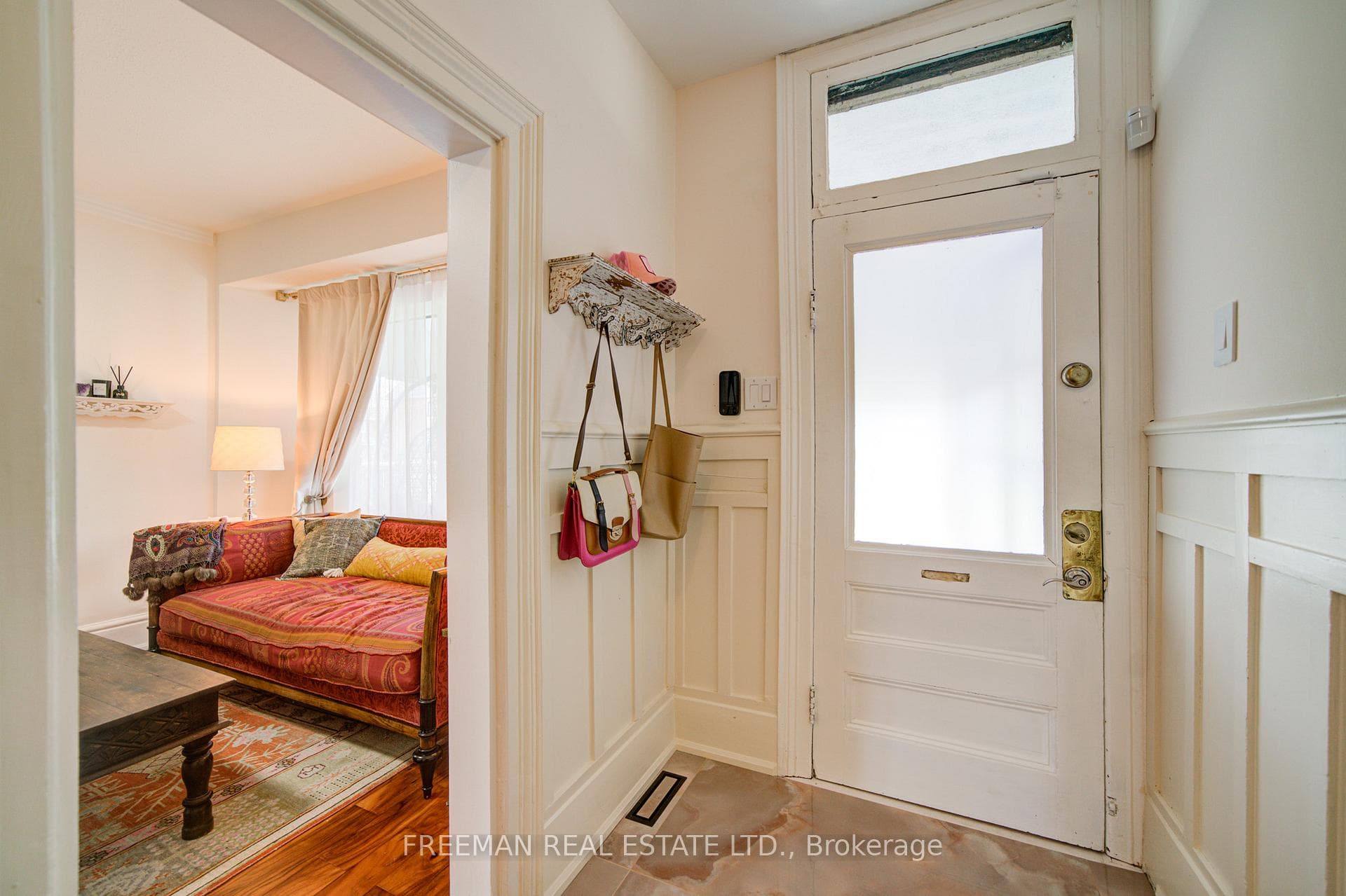 302 Evelyn Avenue photo 3