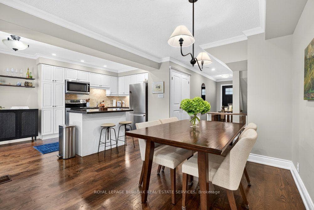 2354 Marine Drive photo 11