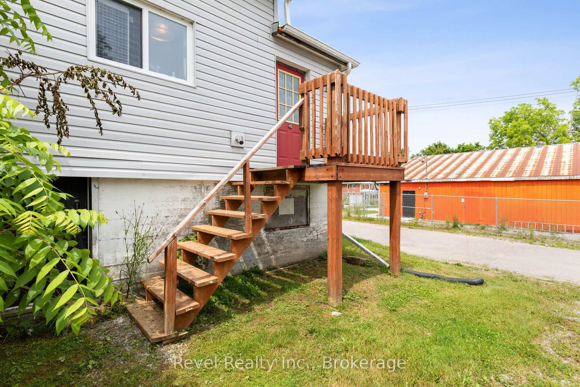 1718 Kirkfield Road photo 4