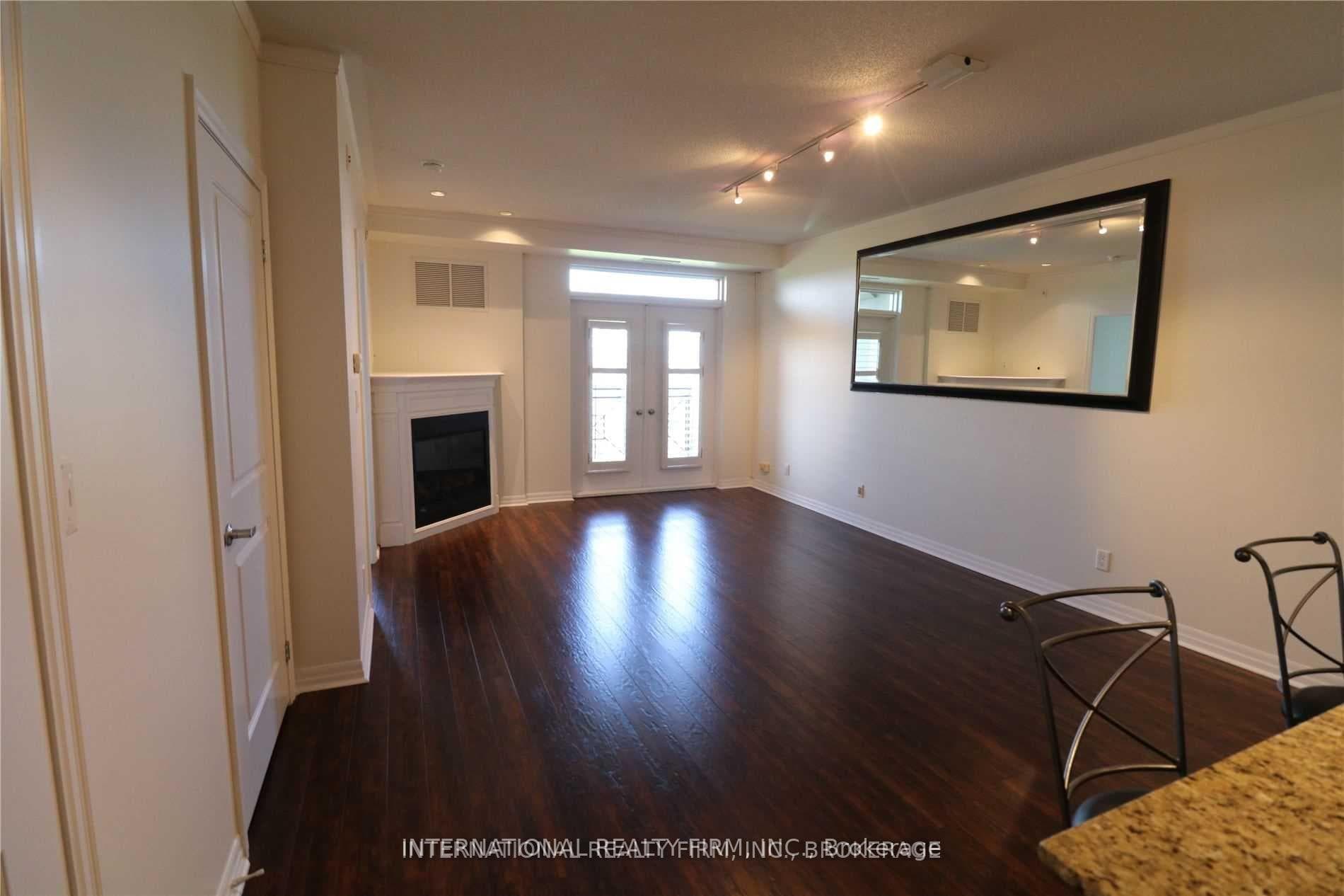 245 Dalesford Road Unit 511 photo 4