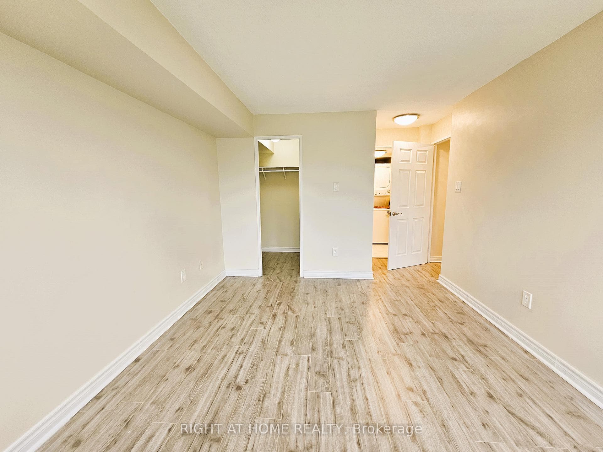 3050 Ellesmere Road Unit 611 photo 11