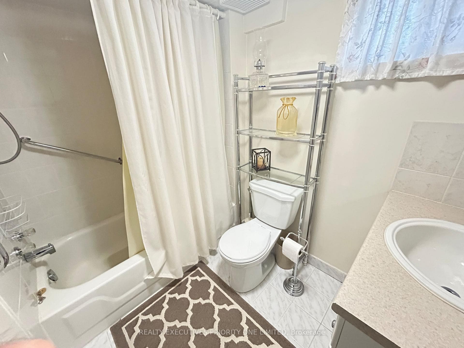 224 Caledonia Road photo 13
