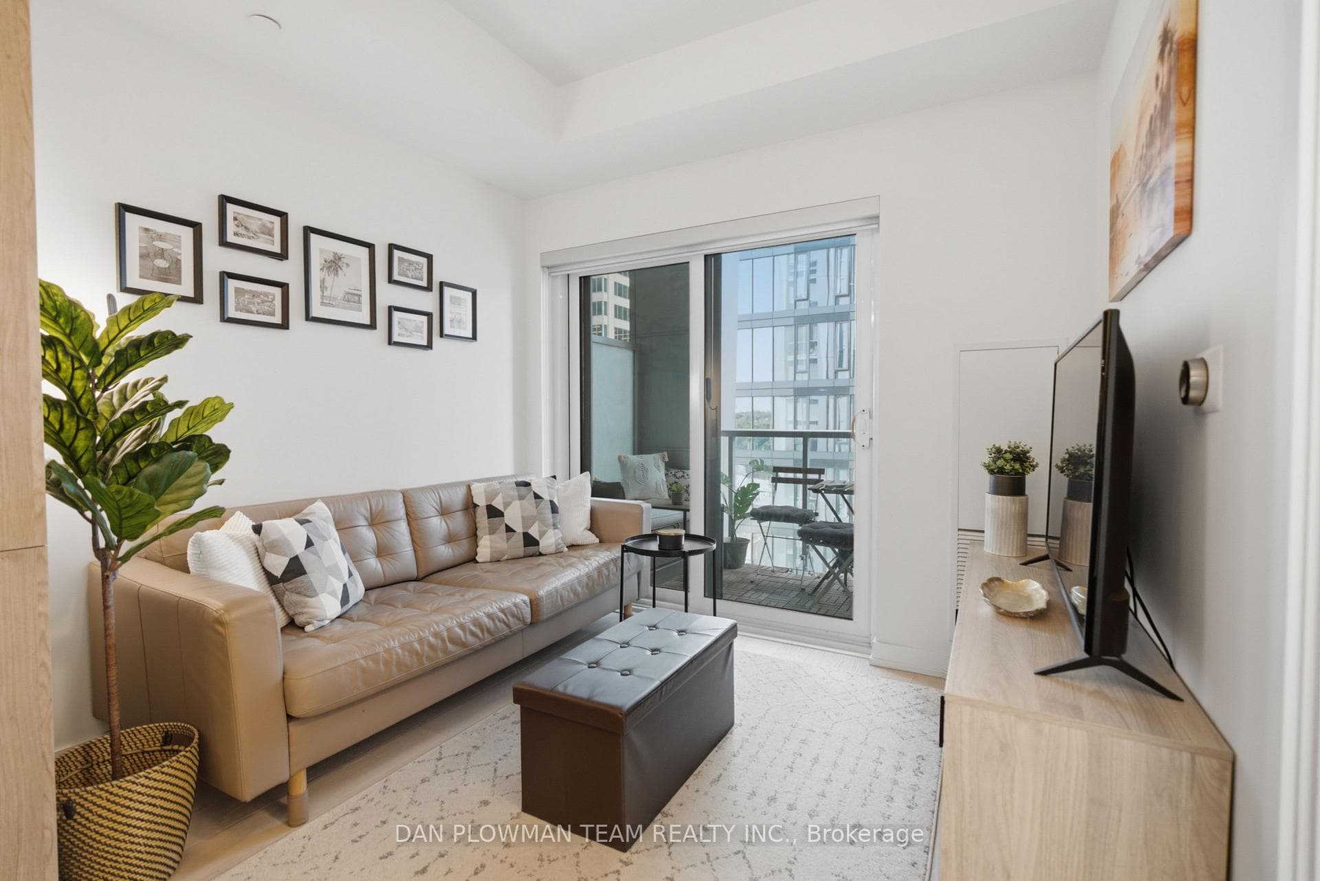 1 Yorkville Avenue Unit 901 photo 10