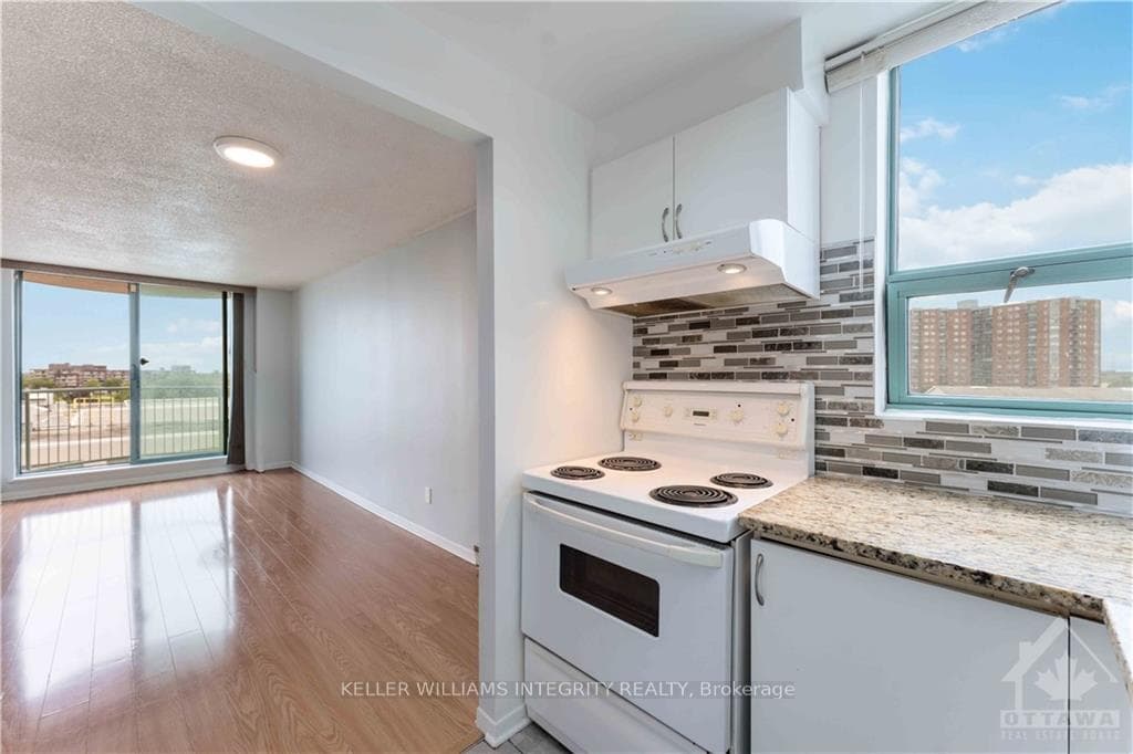 1440 HERON Road Unit 605 photo 13