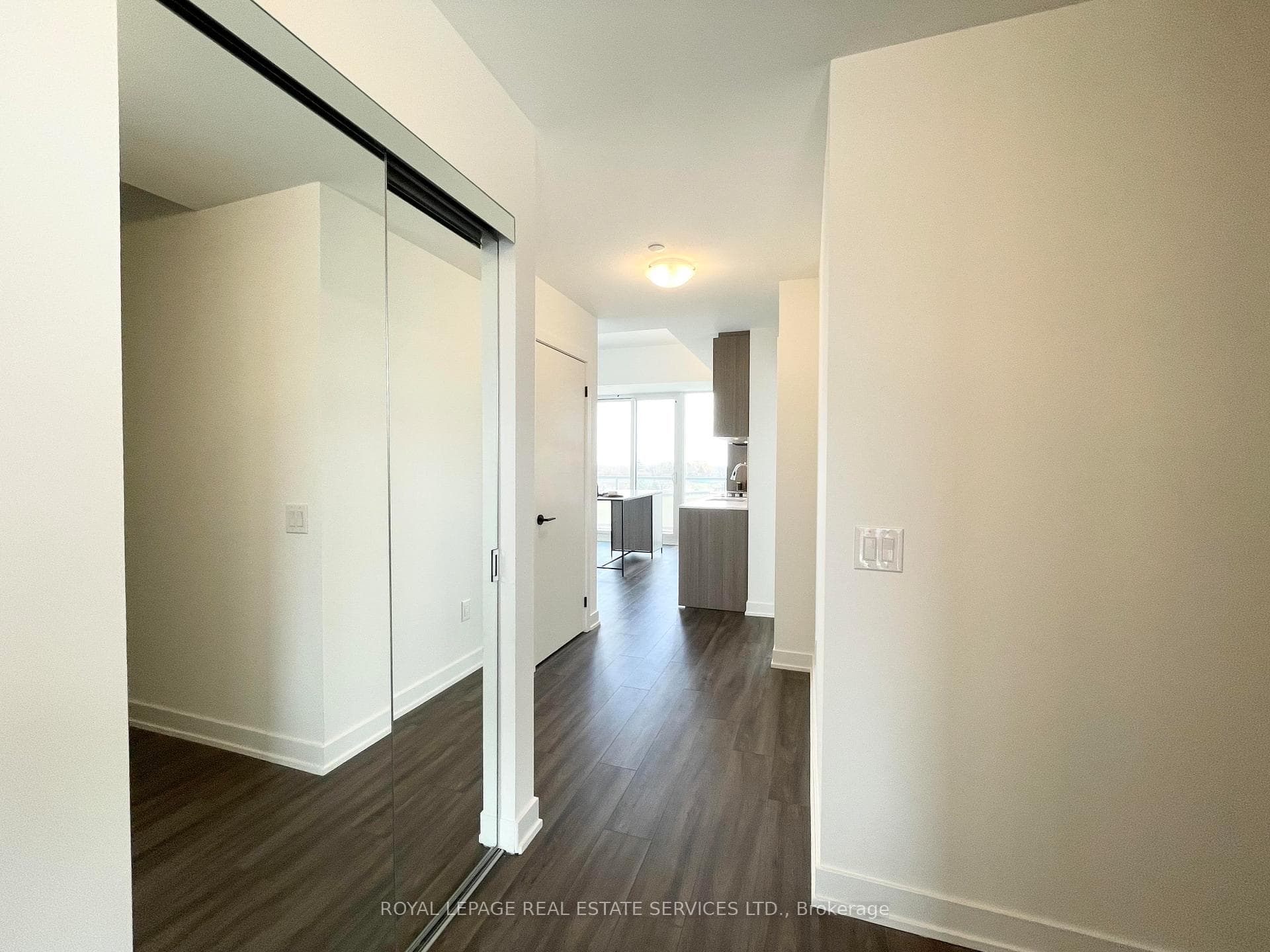 220 Missinnihe Way Unit 406 photo 2