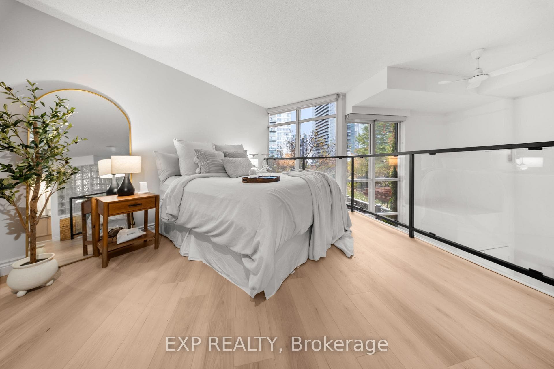 250 Manitoba Street Unit 501 photo 28