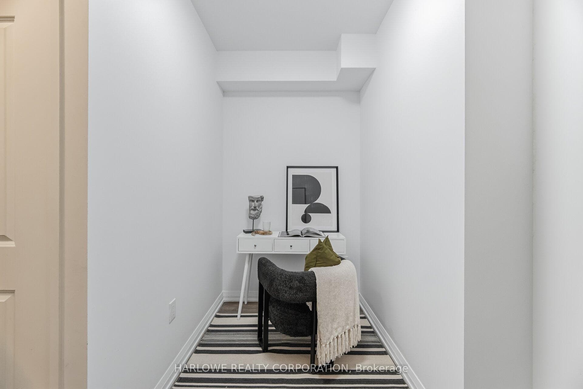 99 Eagle Rock Way Unit 720 photo 21