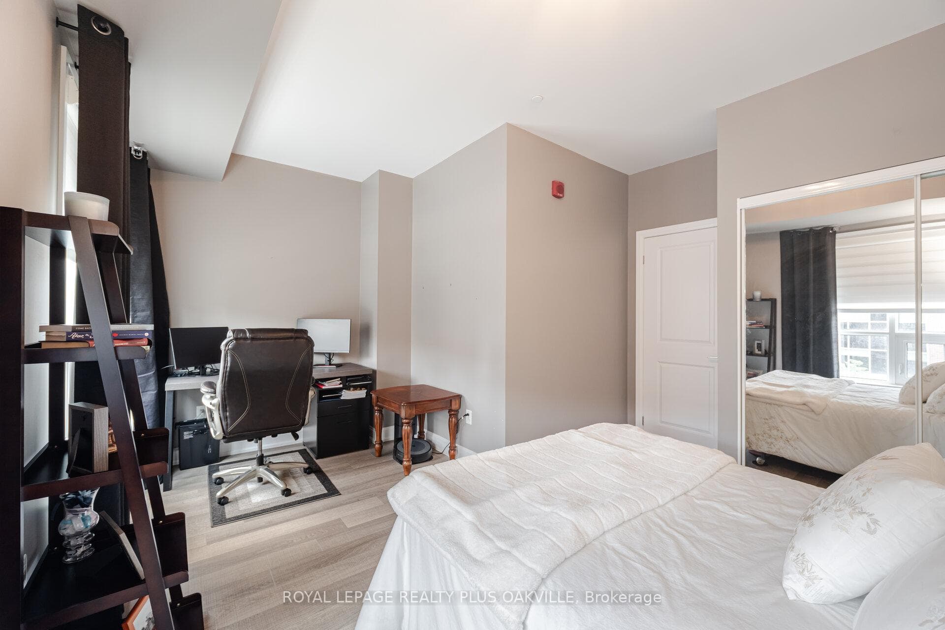 216 Oak Park Boulevard Unit 325 photo 30