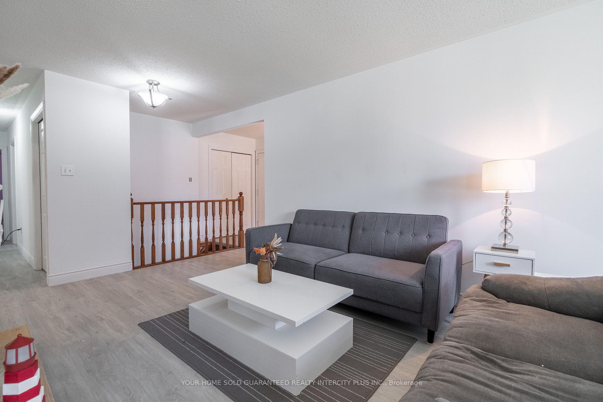 19 Windsor Drive photo 4