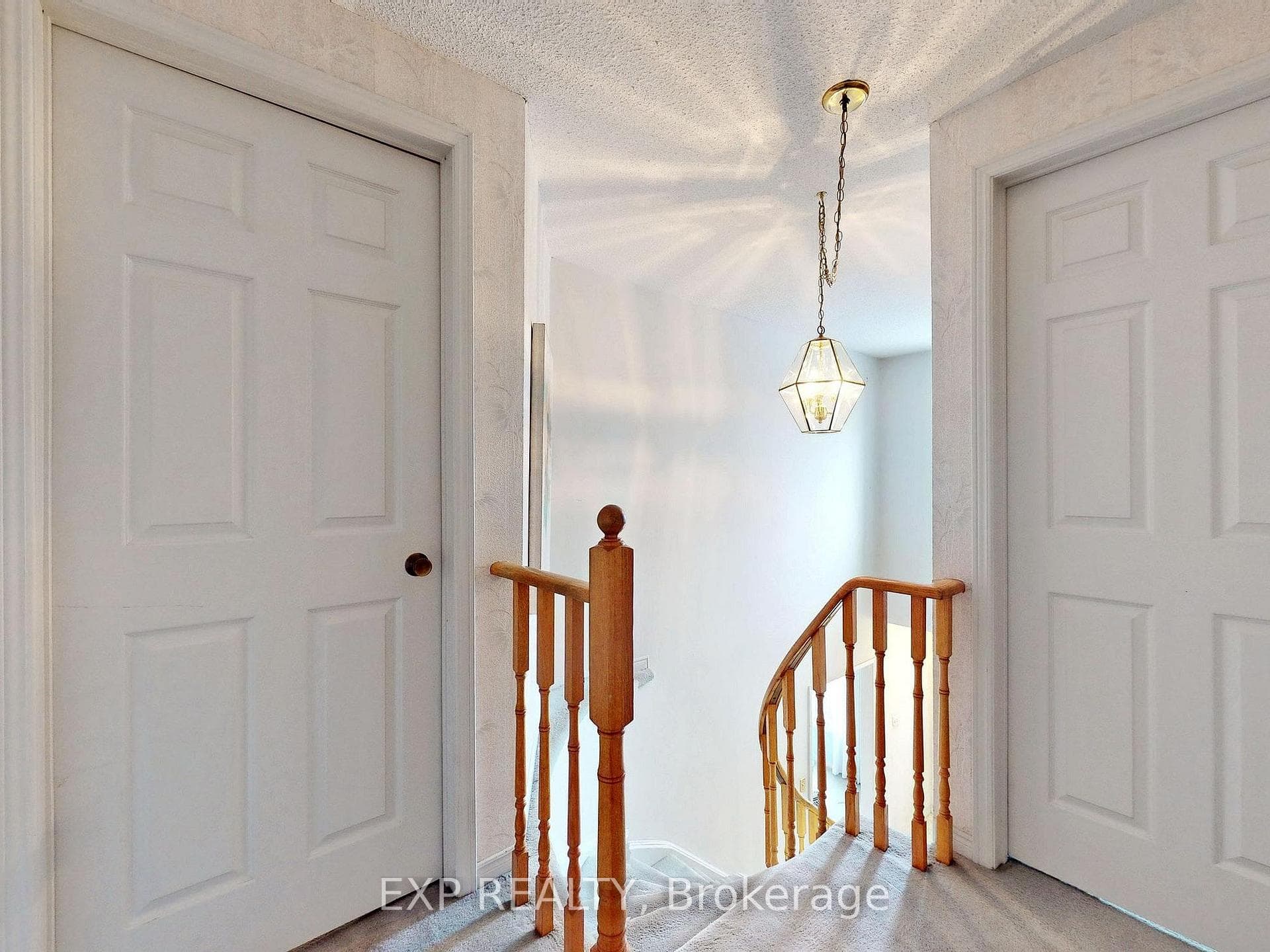 49 Gurr Crescent photo 24