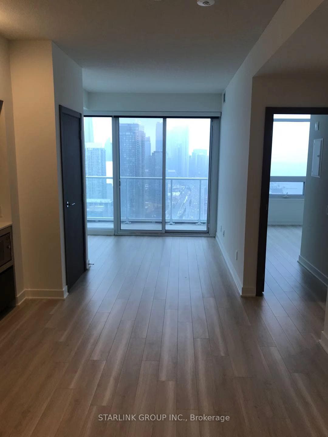 17 Bathurst Street Unit 4312 photo 1