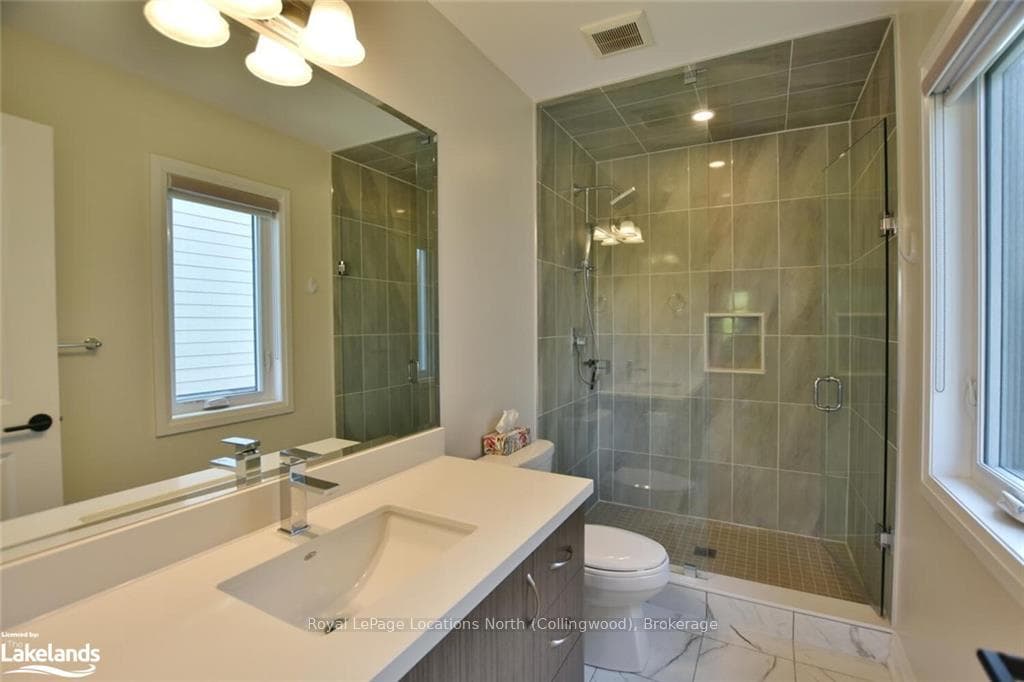 128 SPRINGSIDE Crescent photo 30