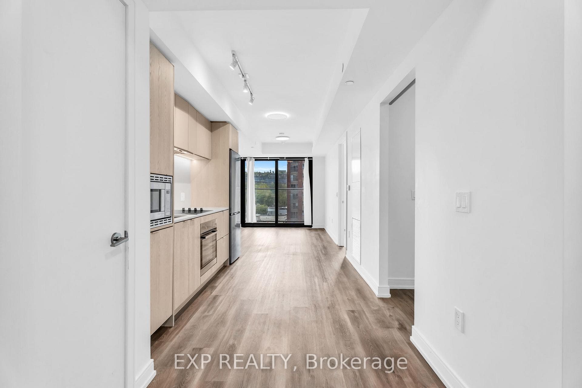 1 Jarvis Street Unit 828 photo 6