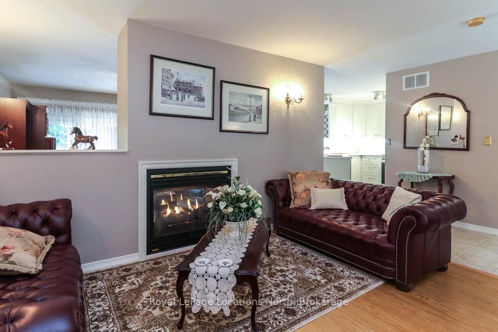 Open and Bright Living Area - Close to Kitchen