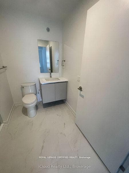 395 Dundas Street Unit 835 photo 17