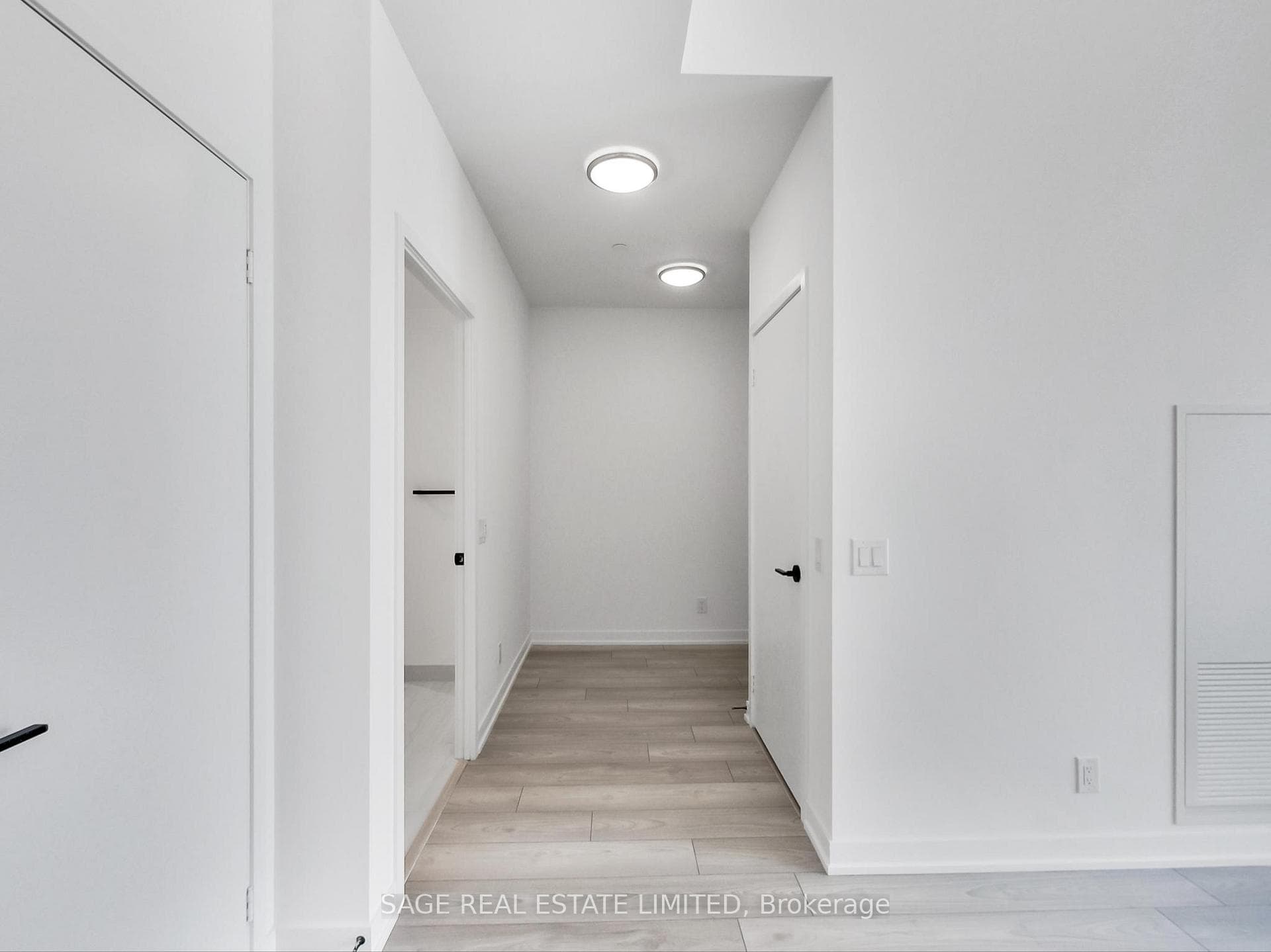 285 Dufferin Street Unit 1401 photo 9
