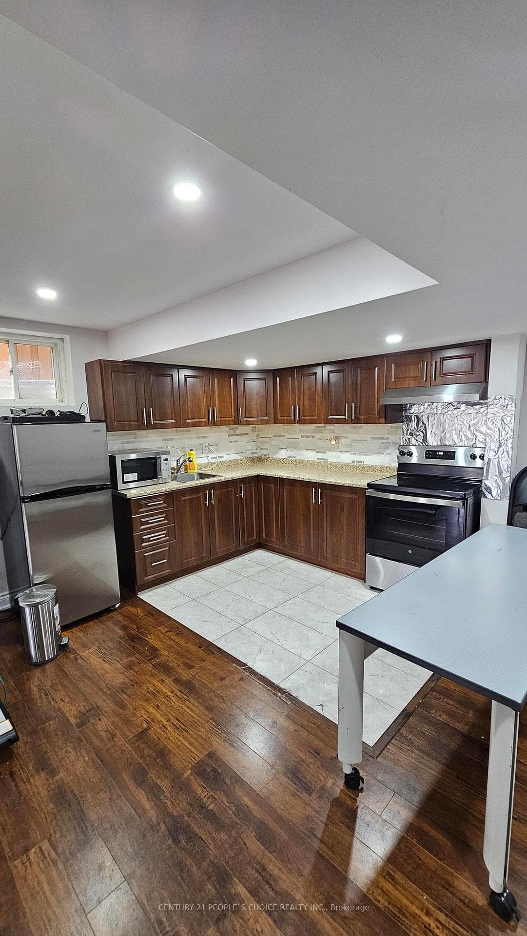 856 Cahoun Terrace photo 5