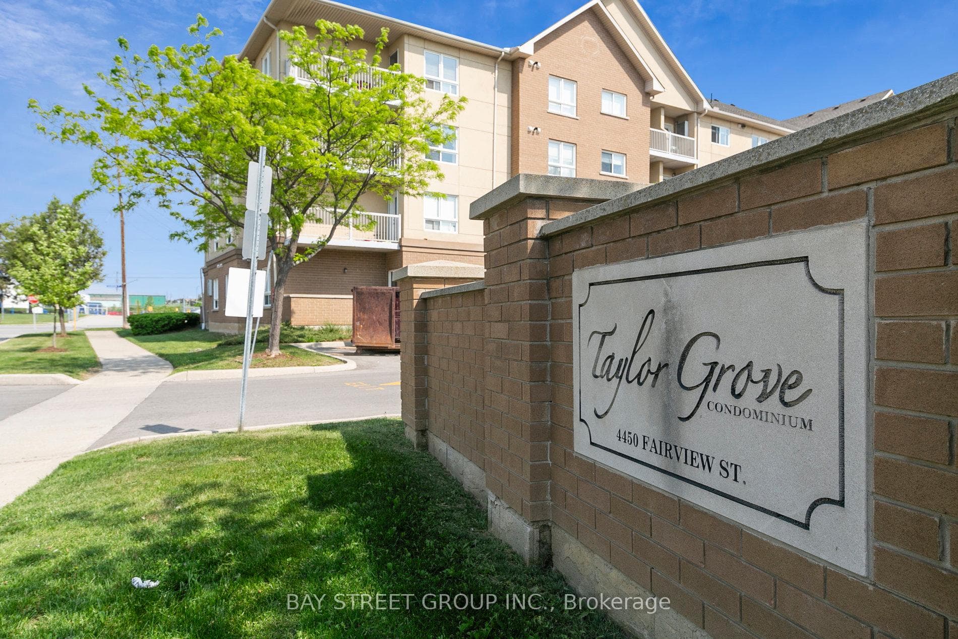 4450 Fairview Street Unit 403 photo 2