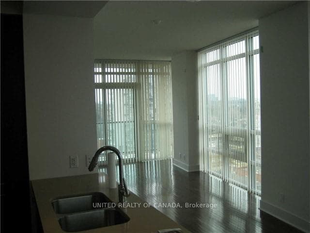26 Norton Avenue Unit 1102 photo 7