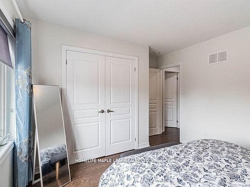 47 Hawke Crescent photo 34