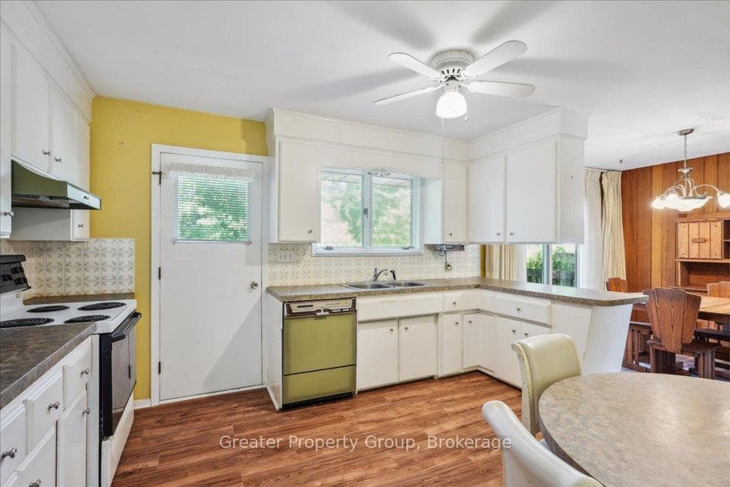 9 Briarsdale Drive photo 13