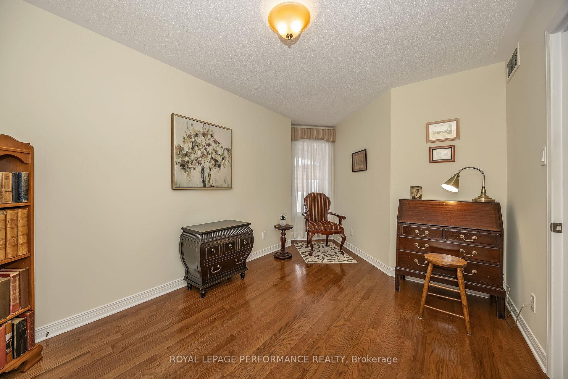49 Peregrine Crescent photo 18