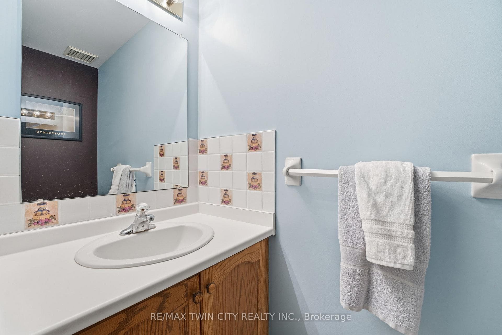 68 Fairlake Drive photo 13