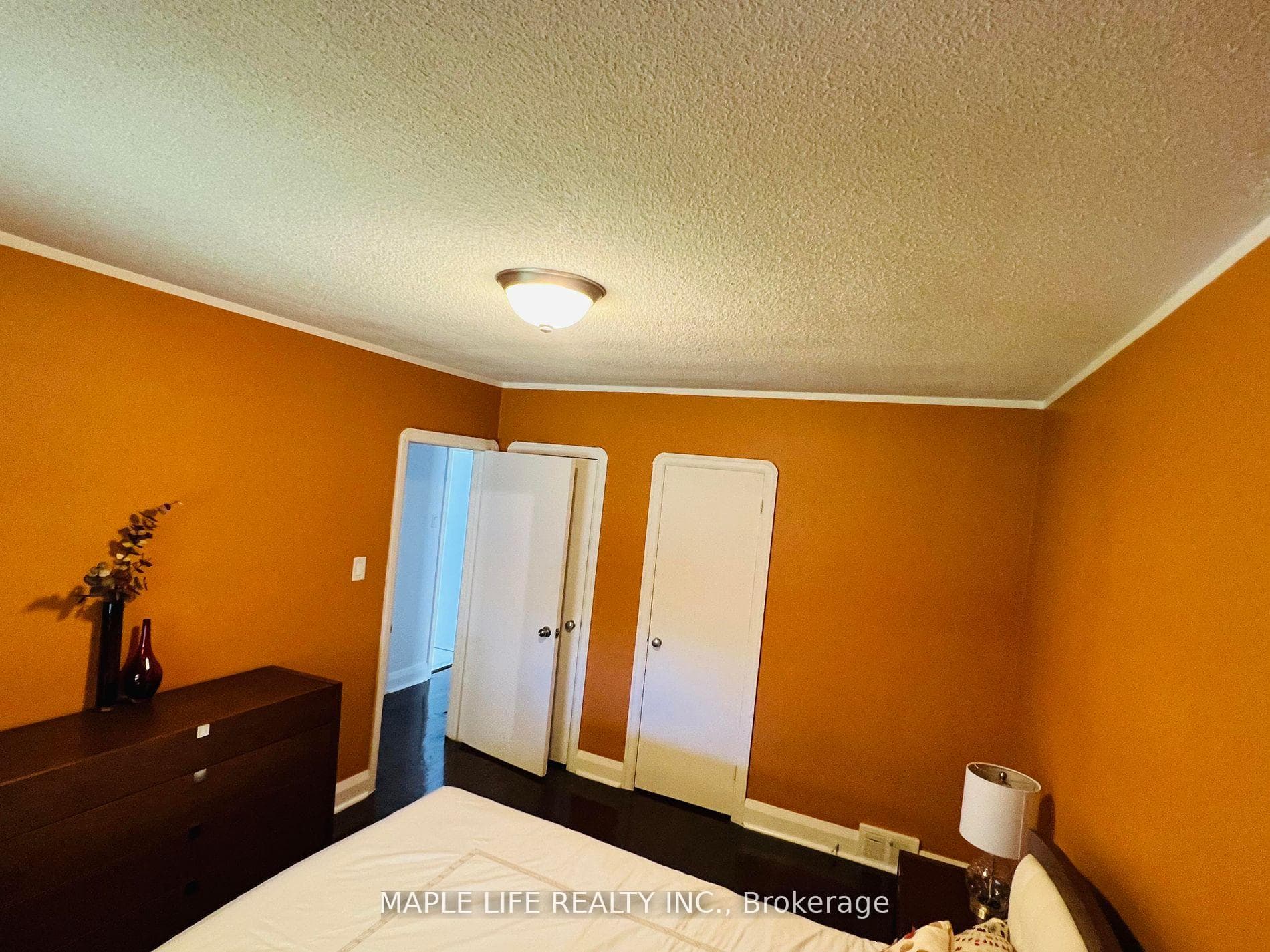 739 Pharmacy Avenue photo 12